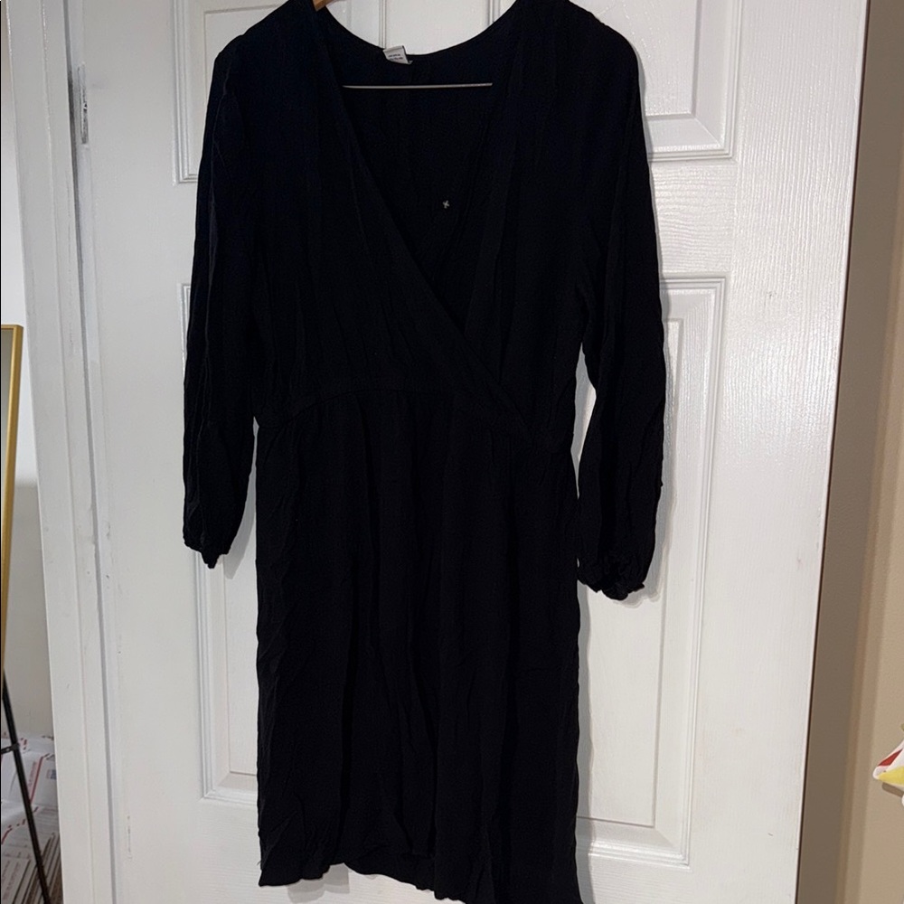 9 OLD NAVYElegant Black Wrap Dress
